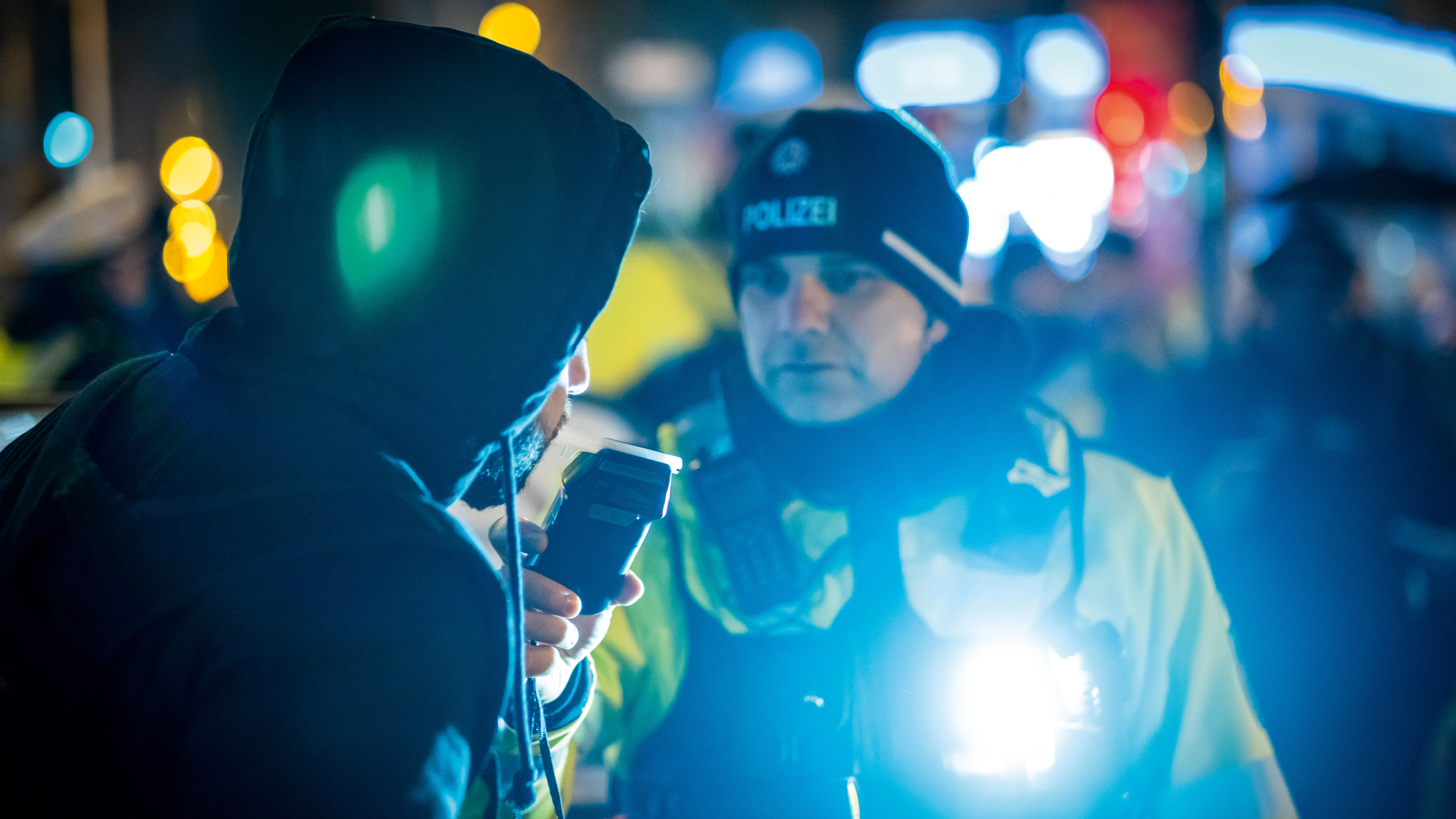Verschiedene Stationen der Operation „Alkohol und Drogen“