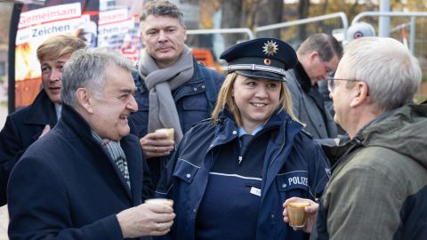 Coffee with a cop am 11. November in Düsseldorf