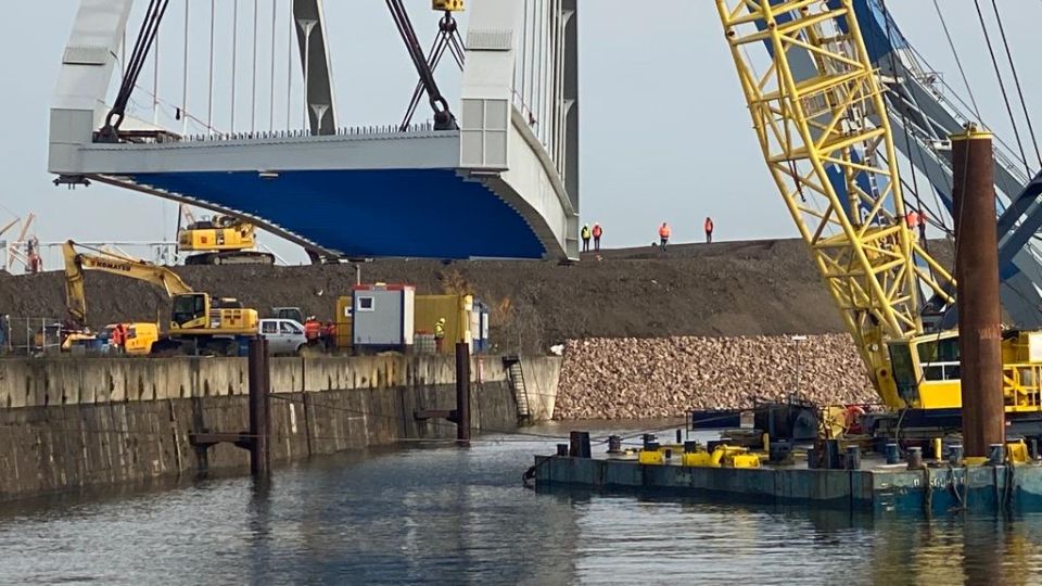 Brückeneinschub Ruhrort